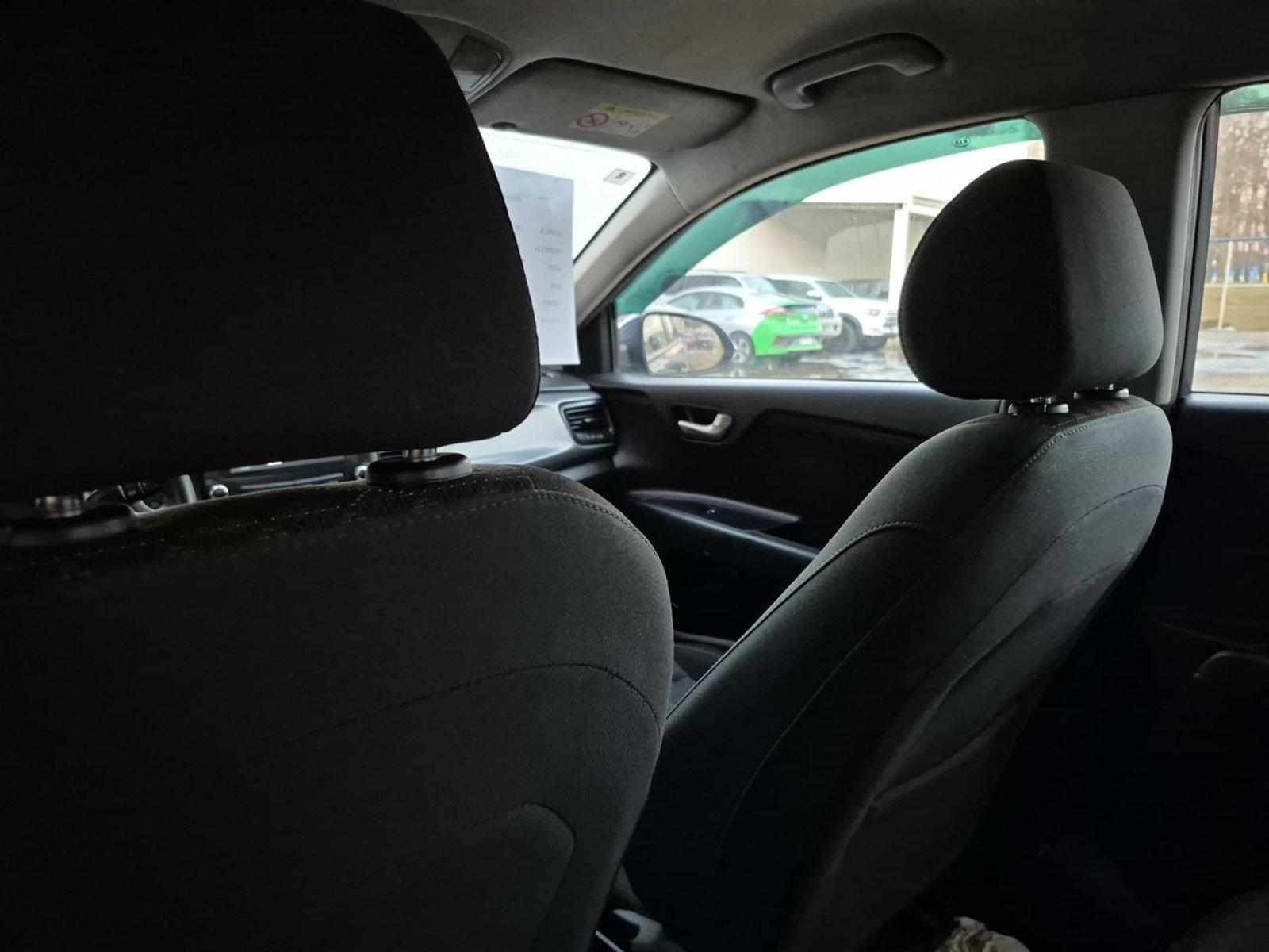Kia RIO 4 2109 - Imagen 14 de 15