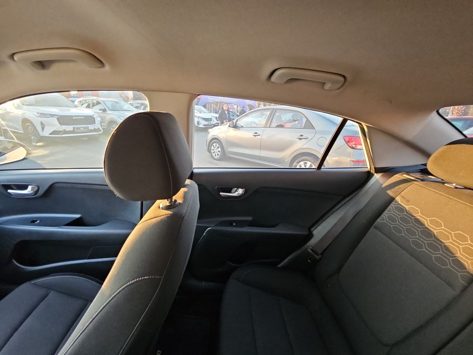 KIA RIO 4 2021 - Imagen 12 de 15