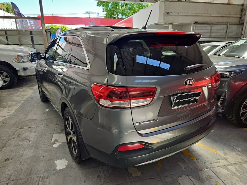 Kia SORENTO 2016 - Imagen 6 de 15