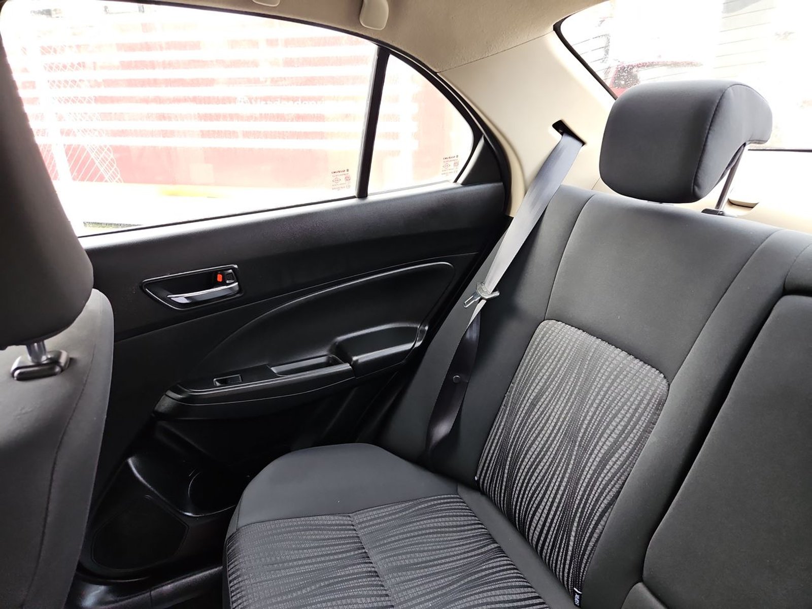 Suzuki DZIRE 2021 - Imagen 11 de 15