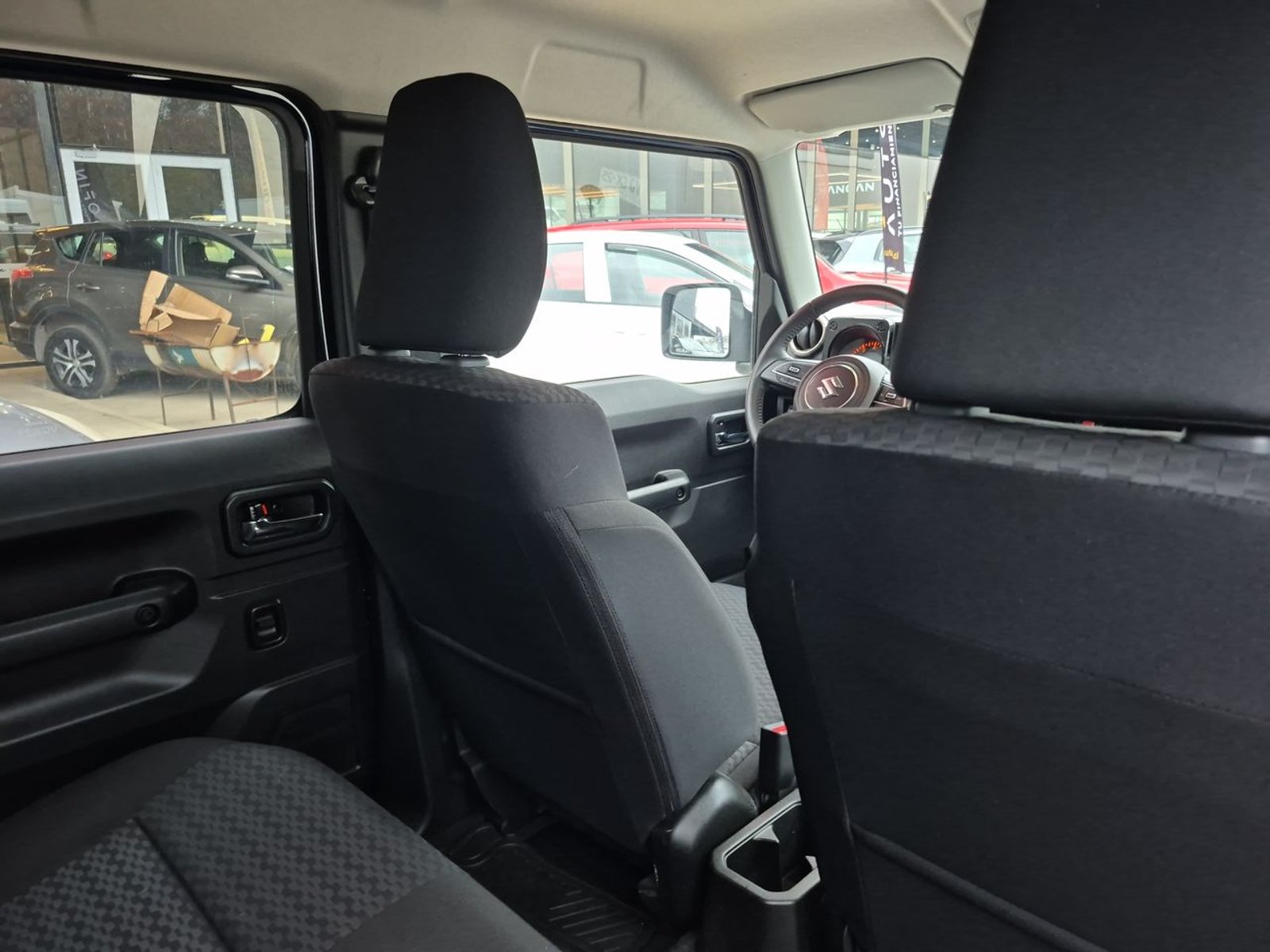 SUZUKI JIMNY 2025 - Imagen 12 de 15