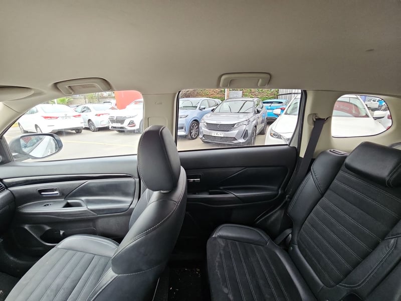 Mitsubishi OUTLANDER 2022 - Imagen 12 de 15