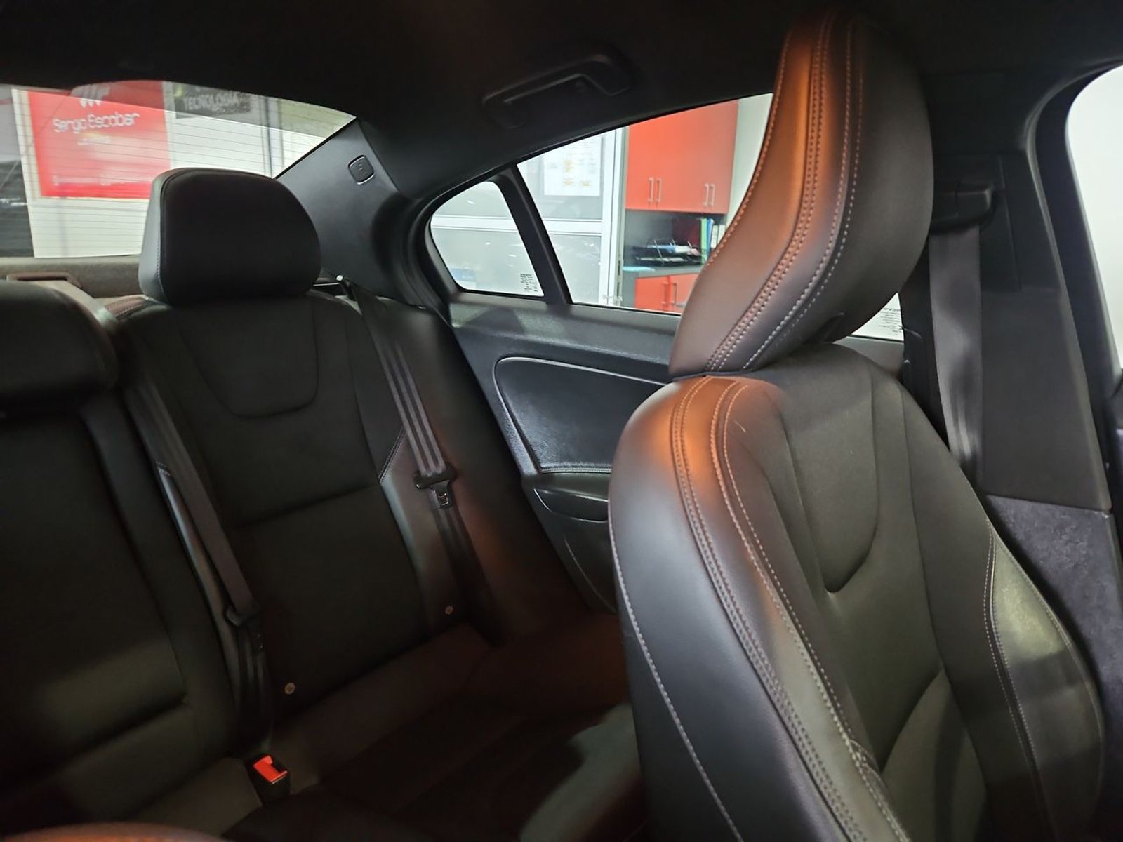 Volvo S60 2018 - Imagen 13 de 15