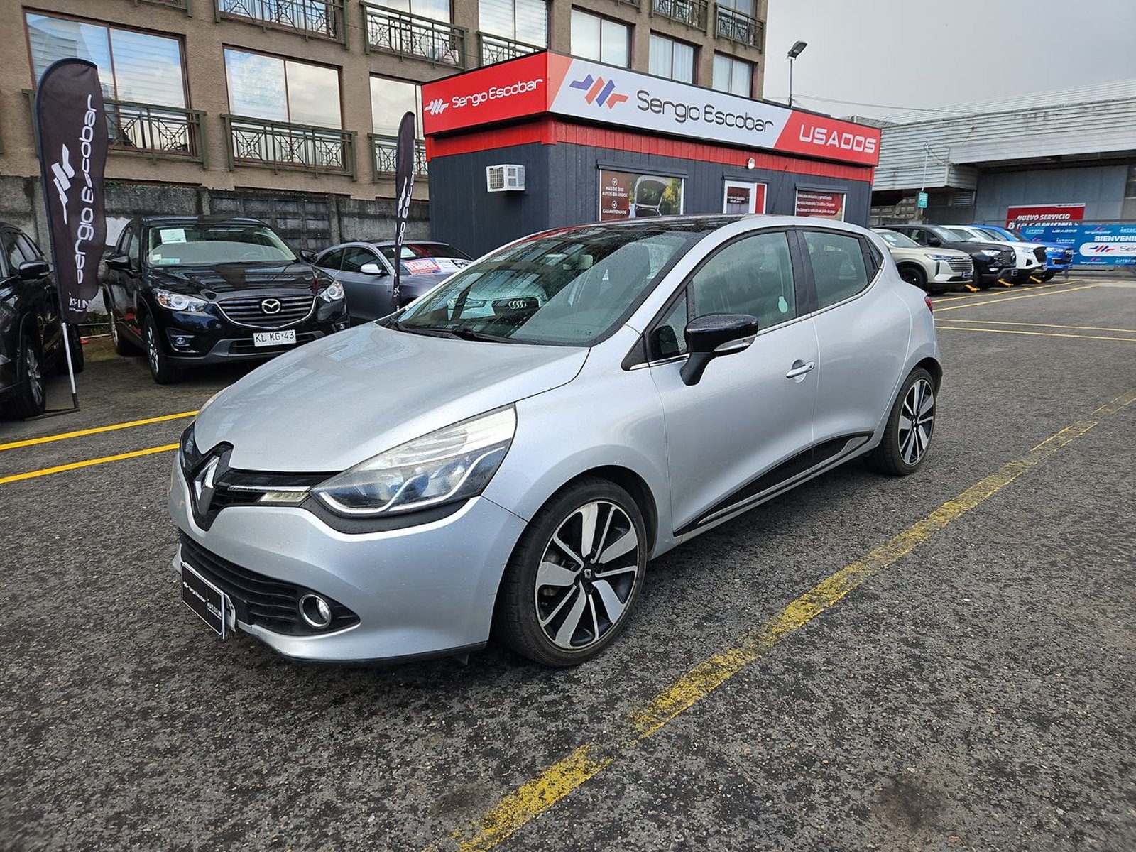 Renault CLIO 2017 - Foto 2 de 15
