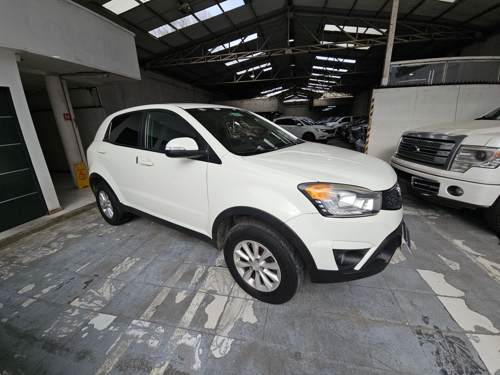 SsangYong KORANDO 2014 - Foto 4 de 15