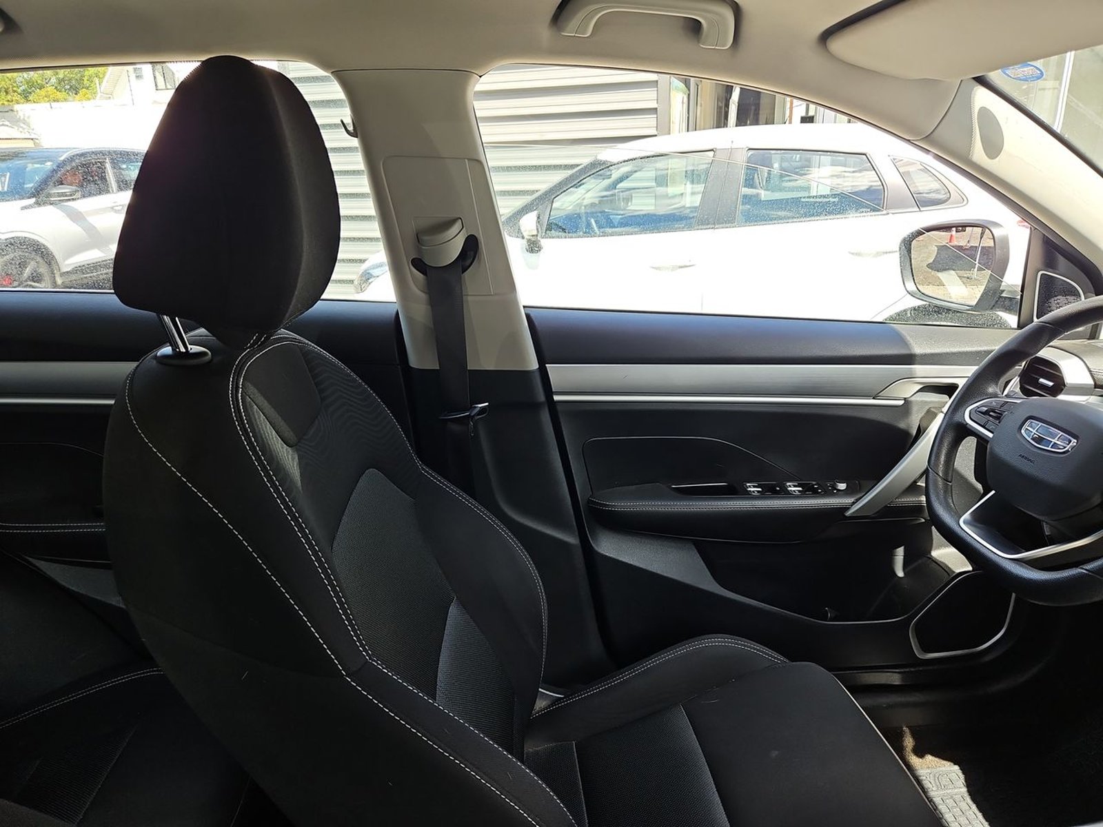 GEELY COOLRAY 2023 - Imagen 14 de 15
