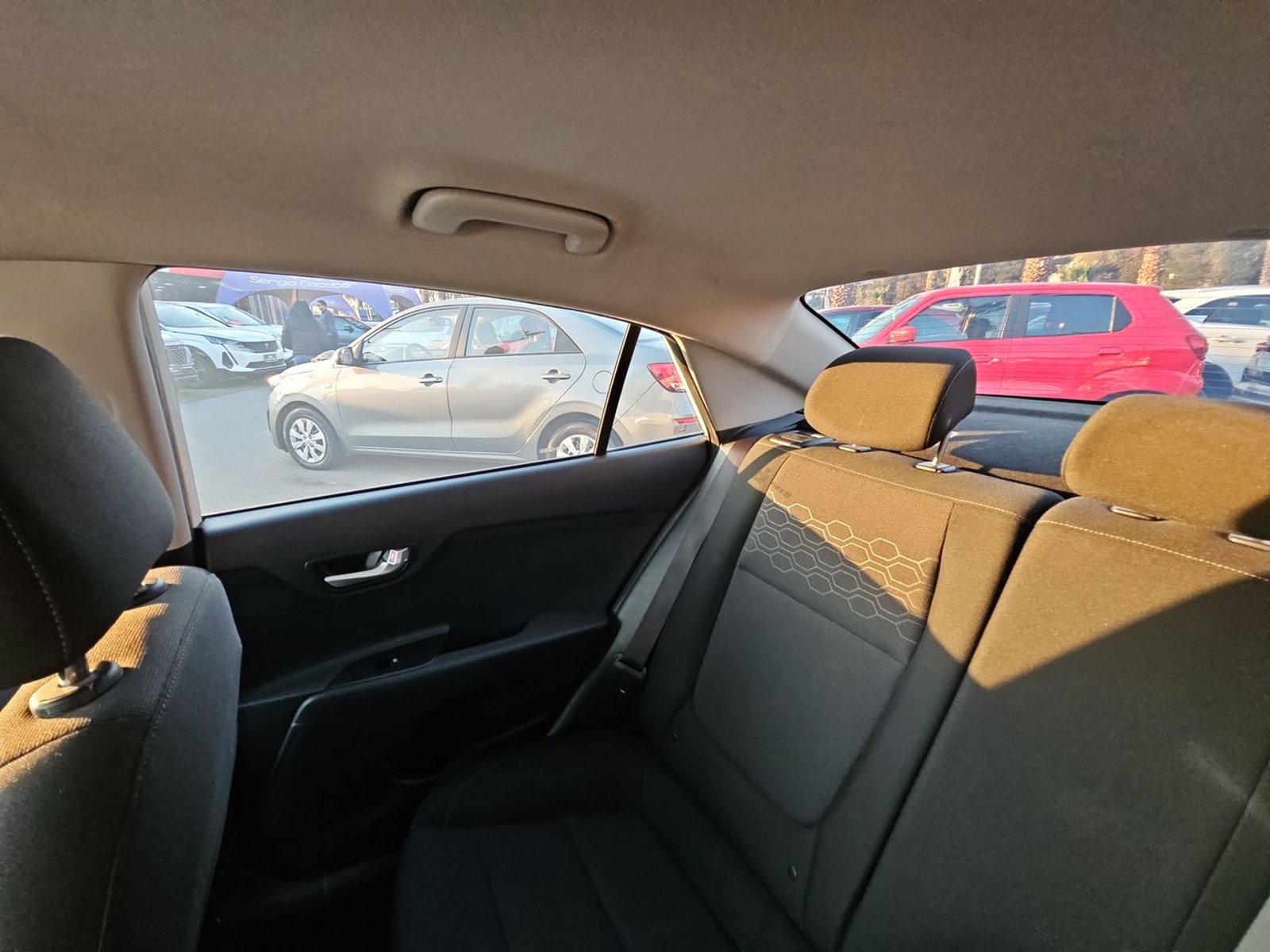 KIA RIO 4 2021 - Imagen 13 de 15