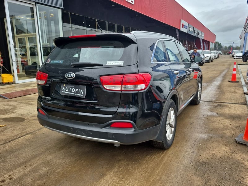 Kia SORENTO 2017 - Imagen 8 de 15
