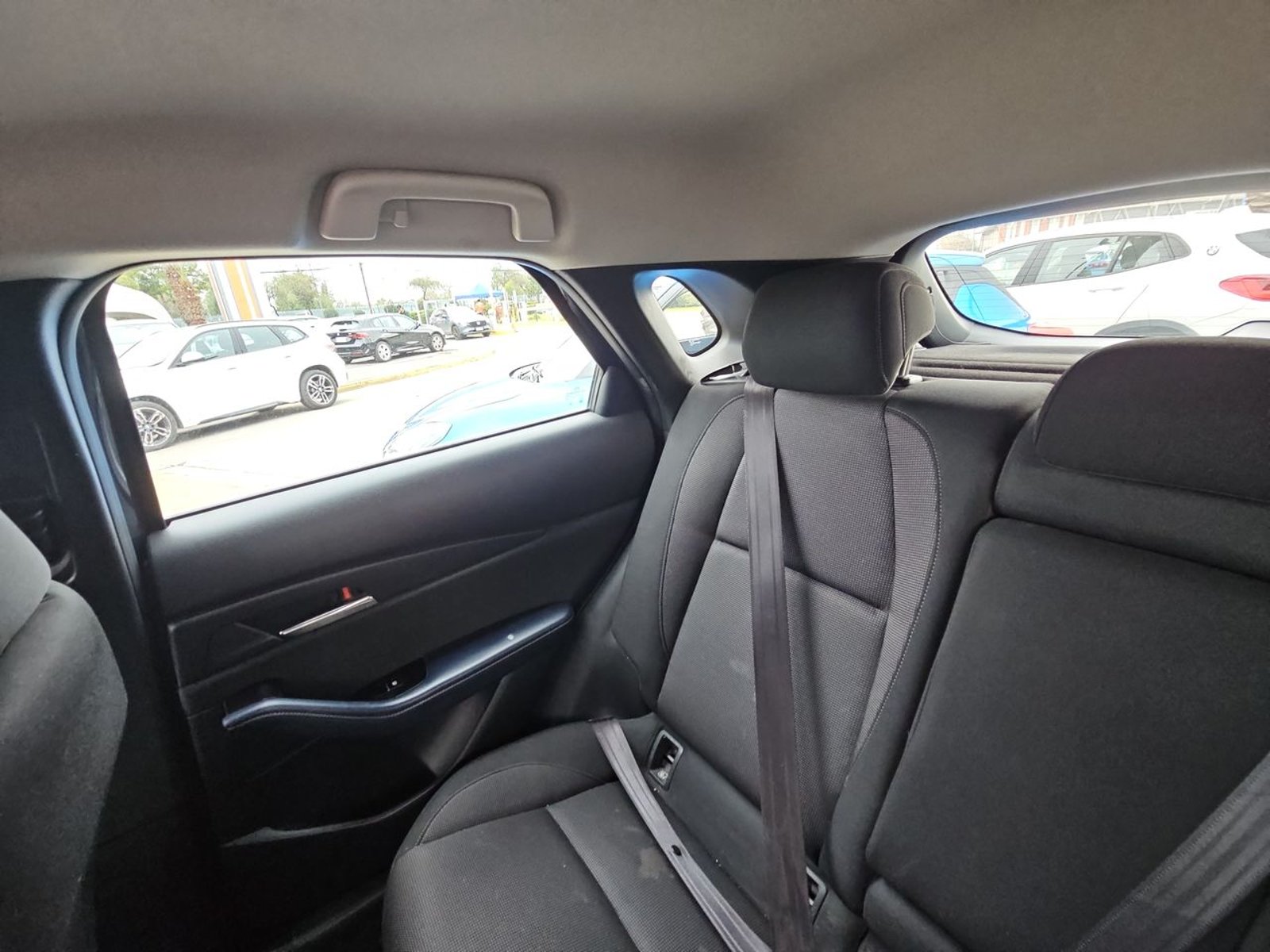 Mazda CX-30 2023 - Imagen 13 de 15