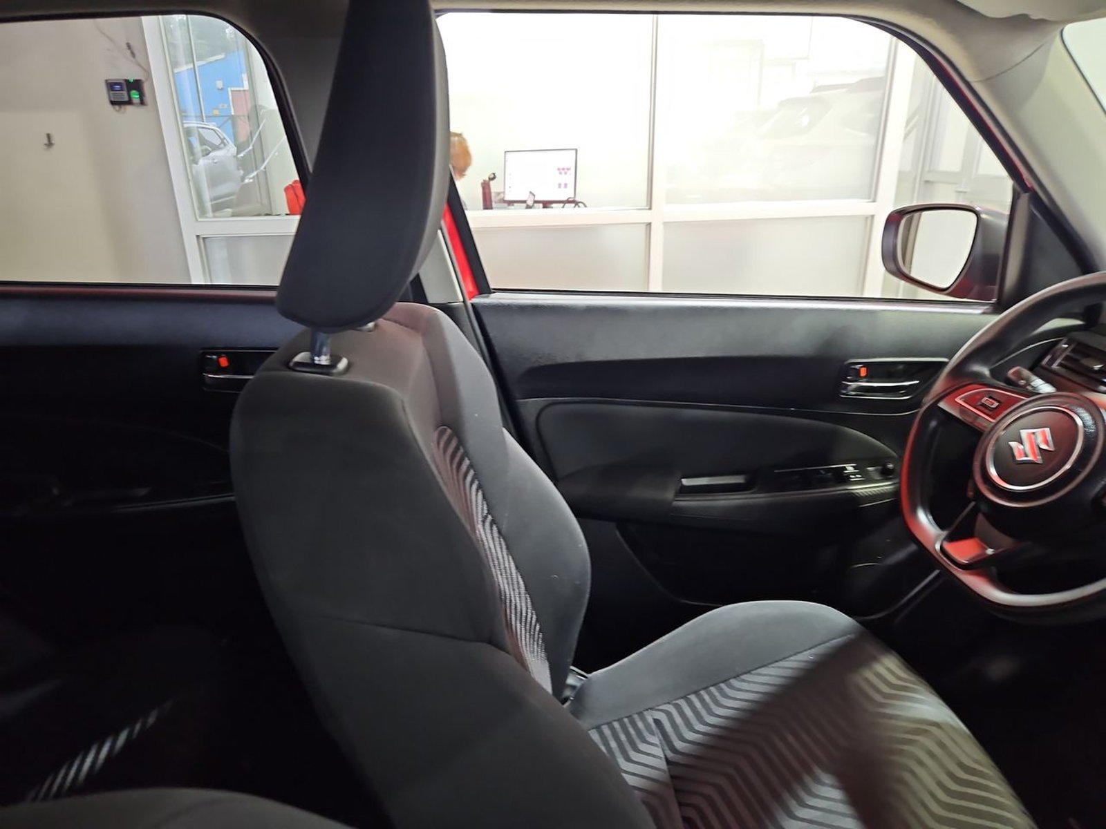 SUZUKI SWIFT 2022 - Imagen 14 de 15