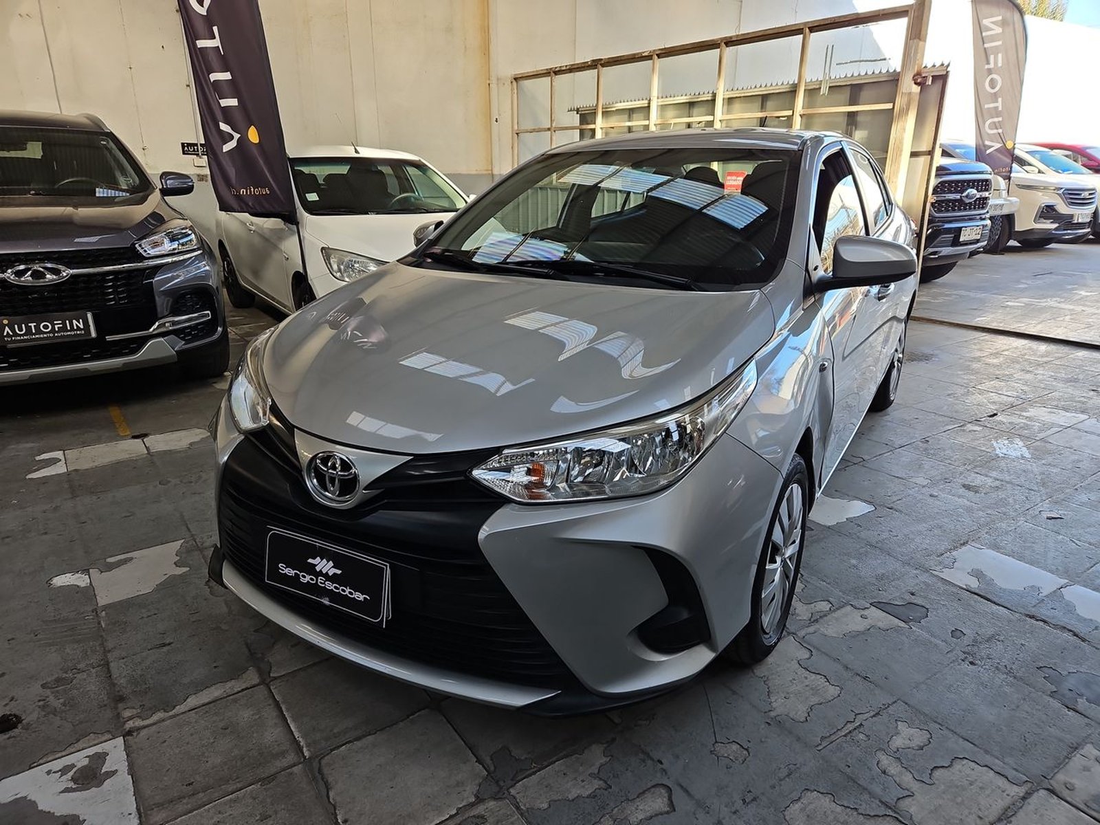 Toyota YARIS 2021 - Foto 2 de 15