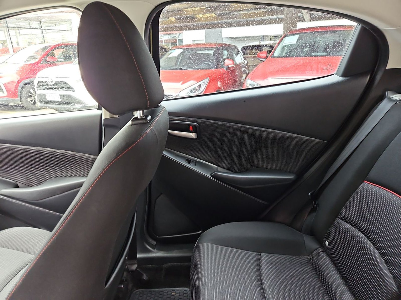 MAZDA 2 2023 - Imagen 10 de 15