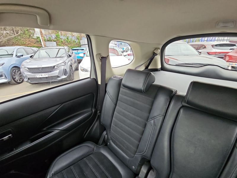 Mitsubishi OUTLANDER 2022 - Imagen 13 de 15