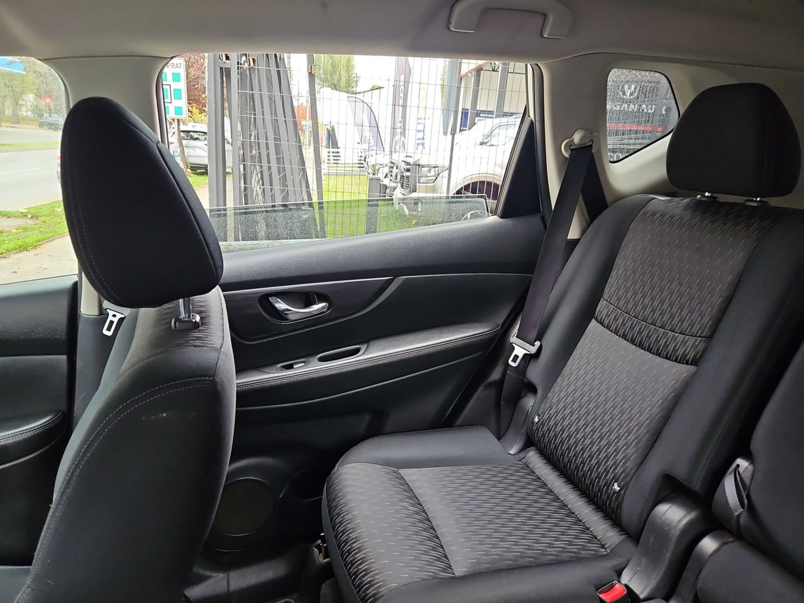 NISSAN X-TRAIL 2023 - Imagen 11 de 15