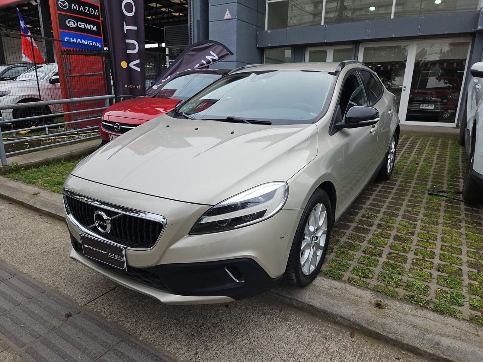 Volvo V40 2018 - Foto 2 de 15