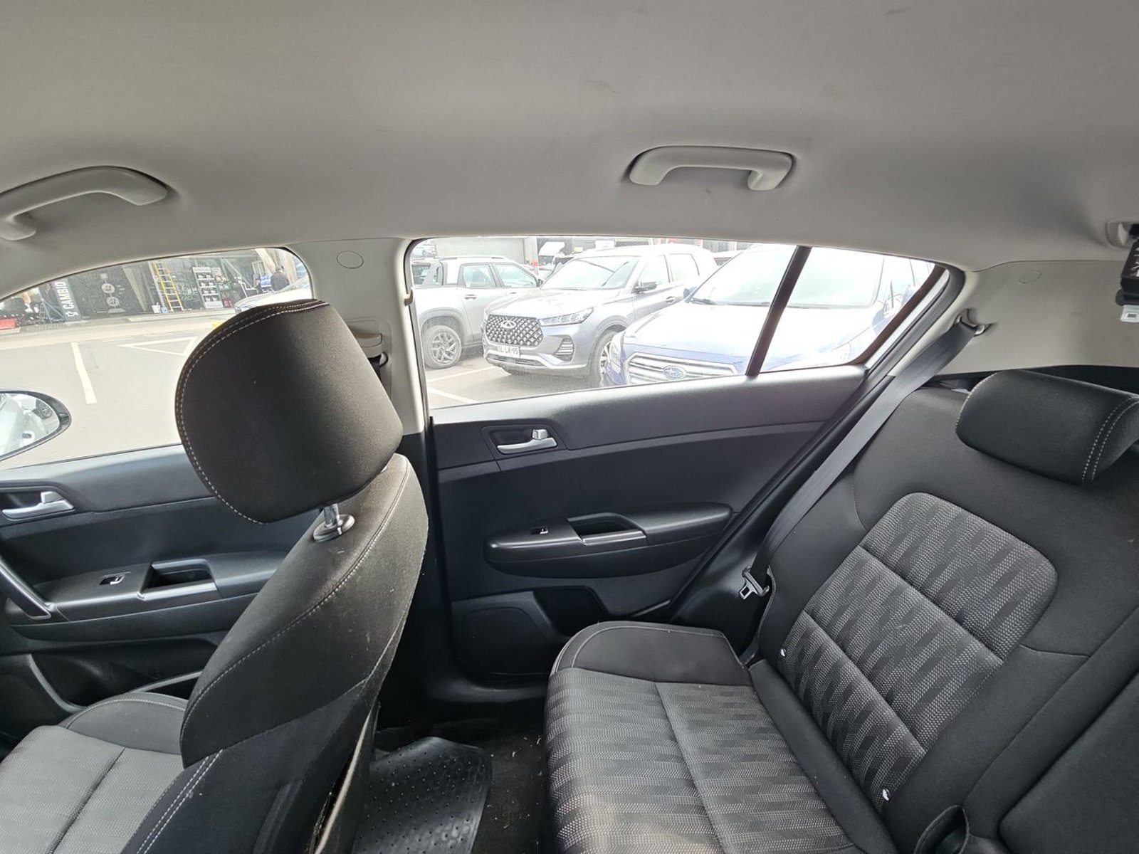 Kia SPORTAGE 2021 - Imagen 12 de 15