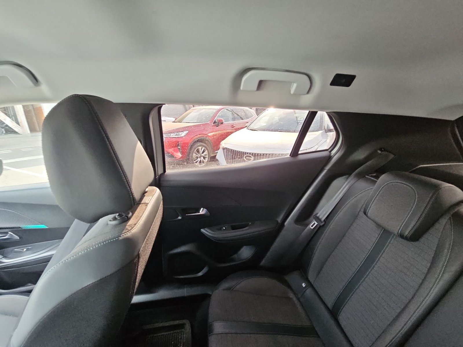 Peugeot 2008 2022 - Imagen 12 de 15