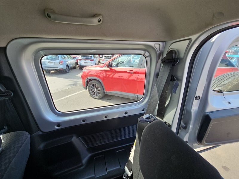 Suzuki JIMNY 2023 - Imagen 13 de 15