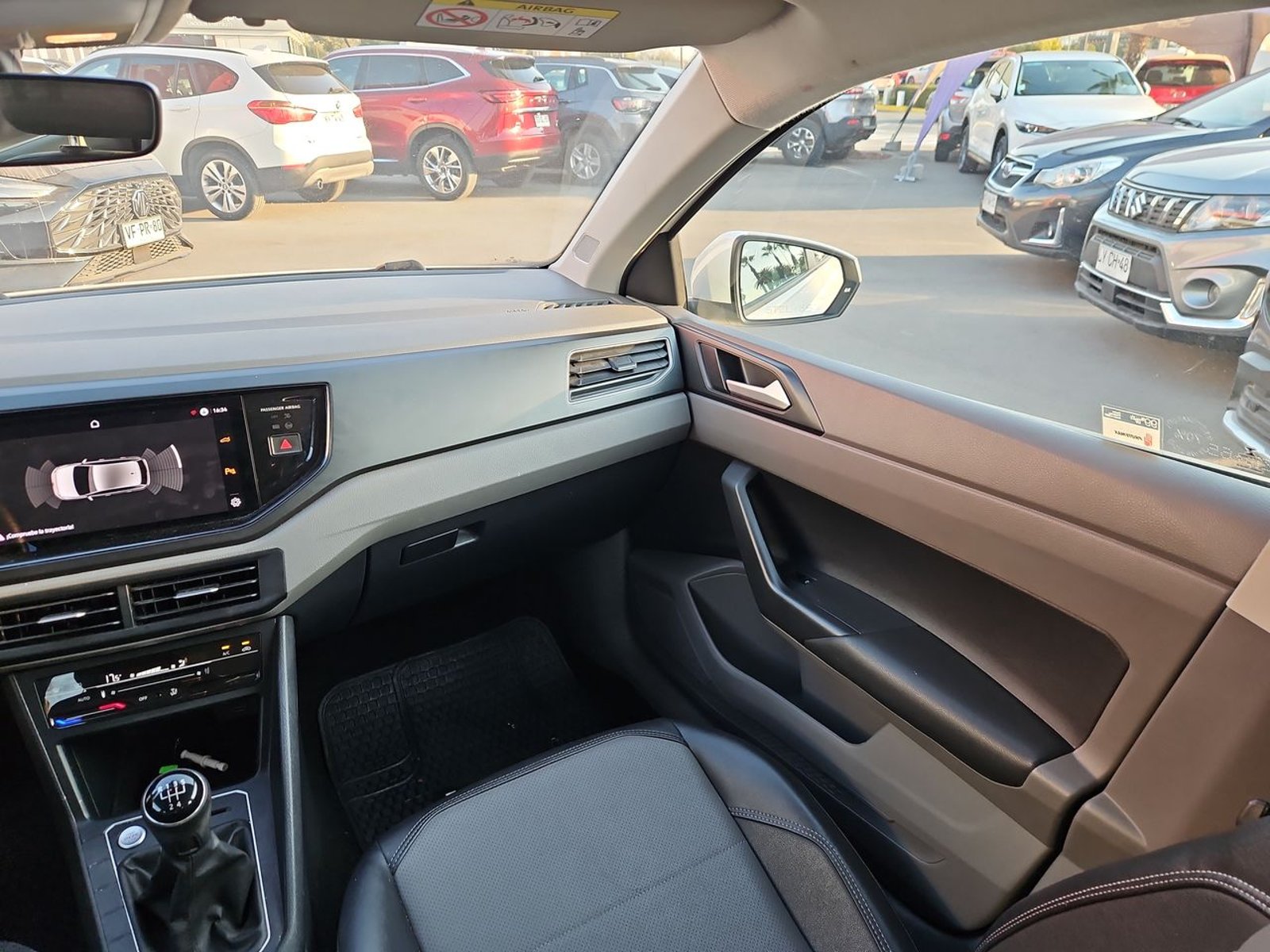 VOLKSWAGEN POLO 2023 - Imagen 11 de 15