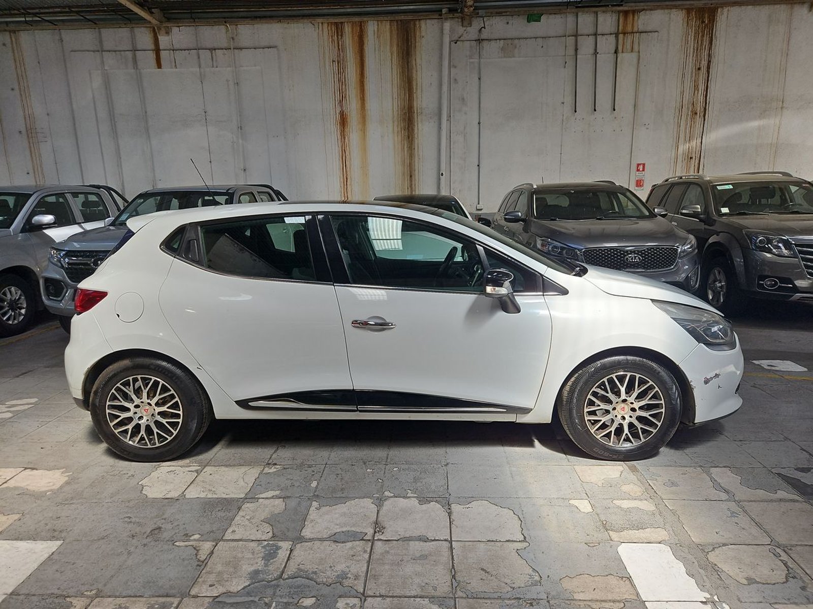 Renault CLIO 2017 - Foto 5 de 15