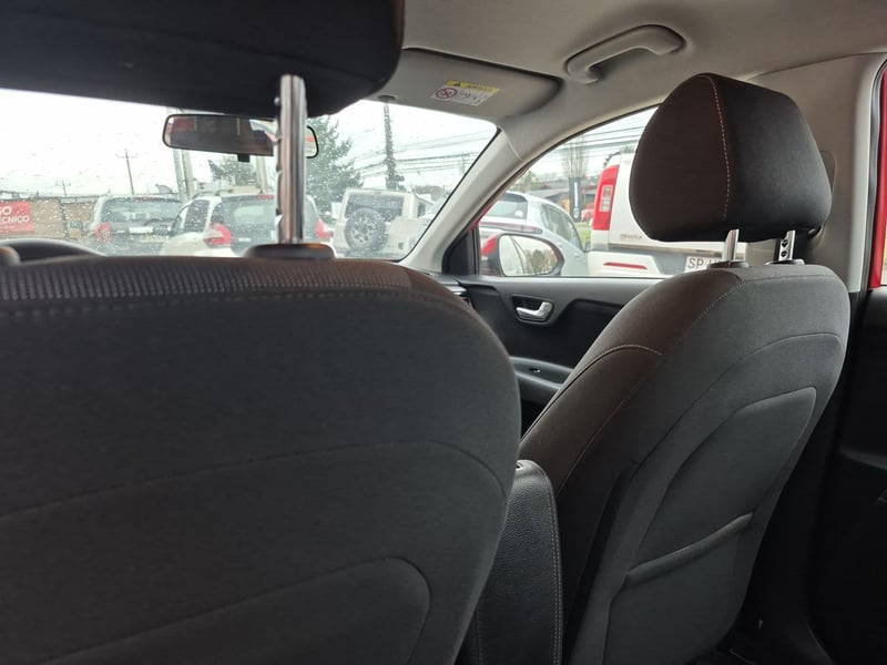 Kia RIO 4 2022 - Imagen 14 de 15