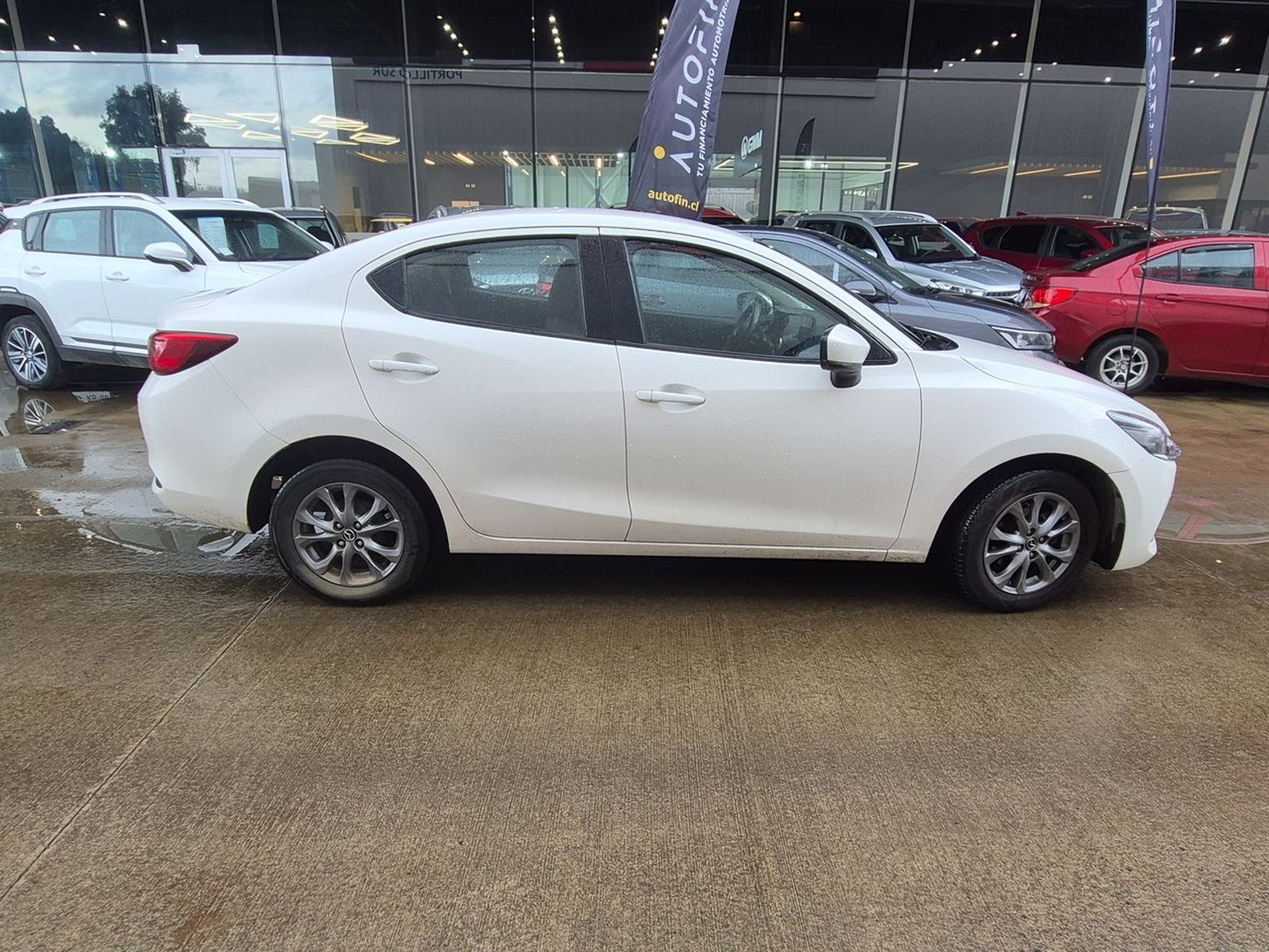 Mazda 2 2023 - Imagen 9 de 15