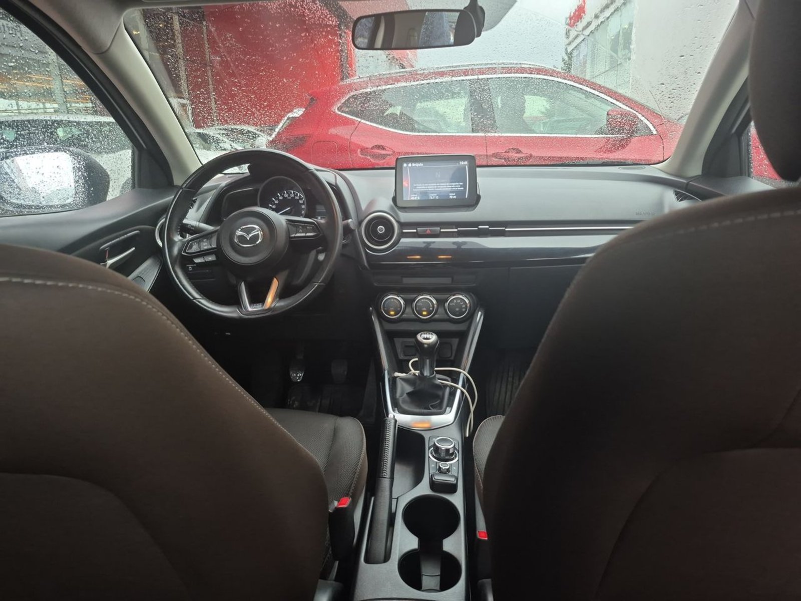 Mazda 2 2023 - Imagen 13 de 15