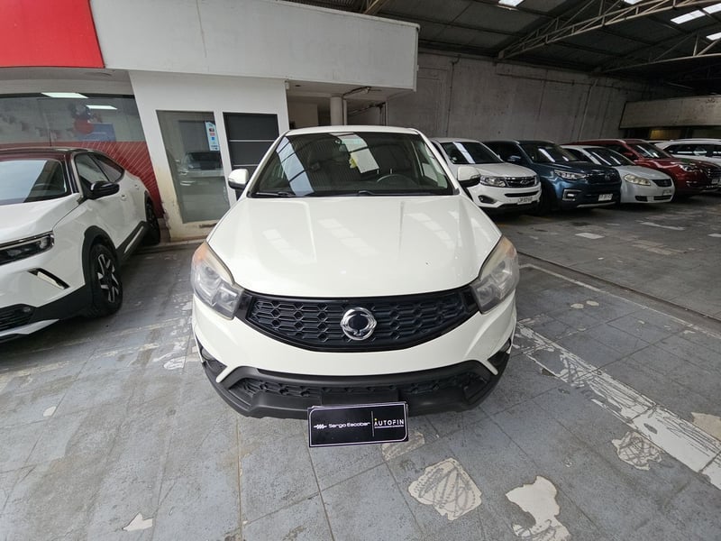 SsangYong KORANDO 2014 - Imagen 3 de 15