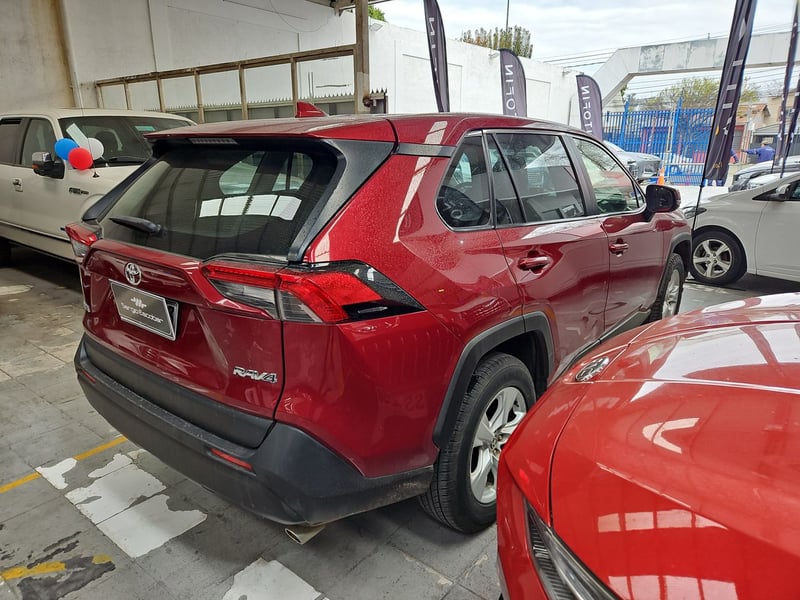 Toyota RAV4 2020 - Imagen 8 de 15