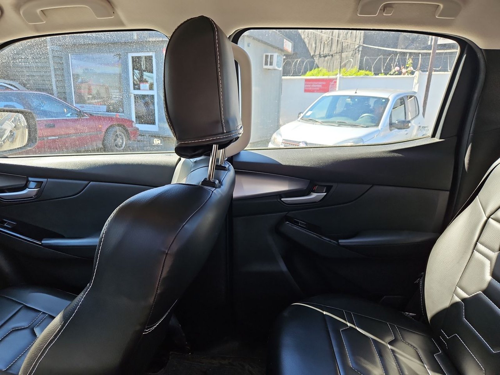 MAZDA BT-50 2023 - Imagen 10 de 15