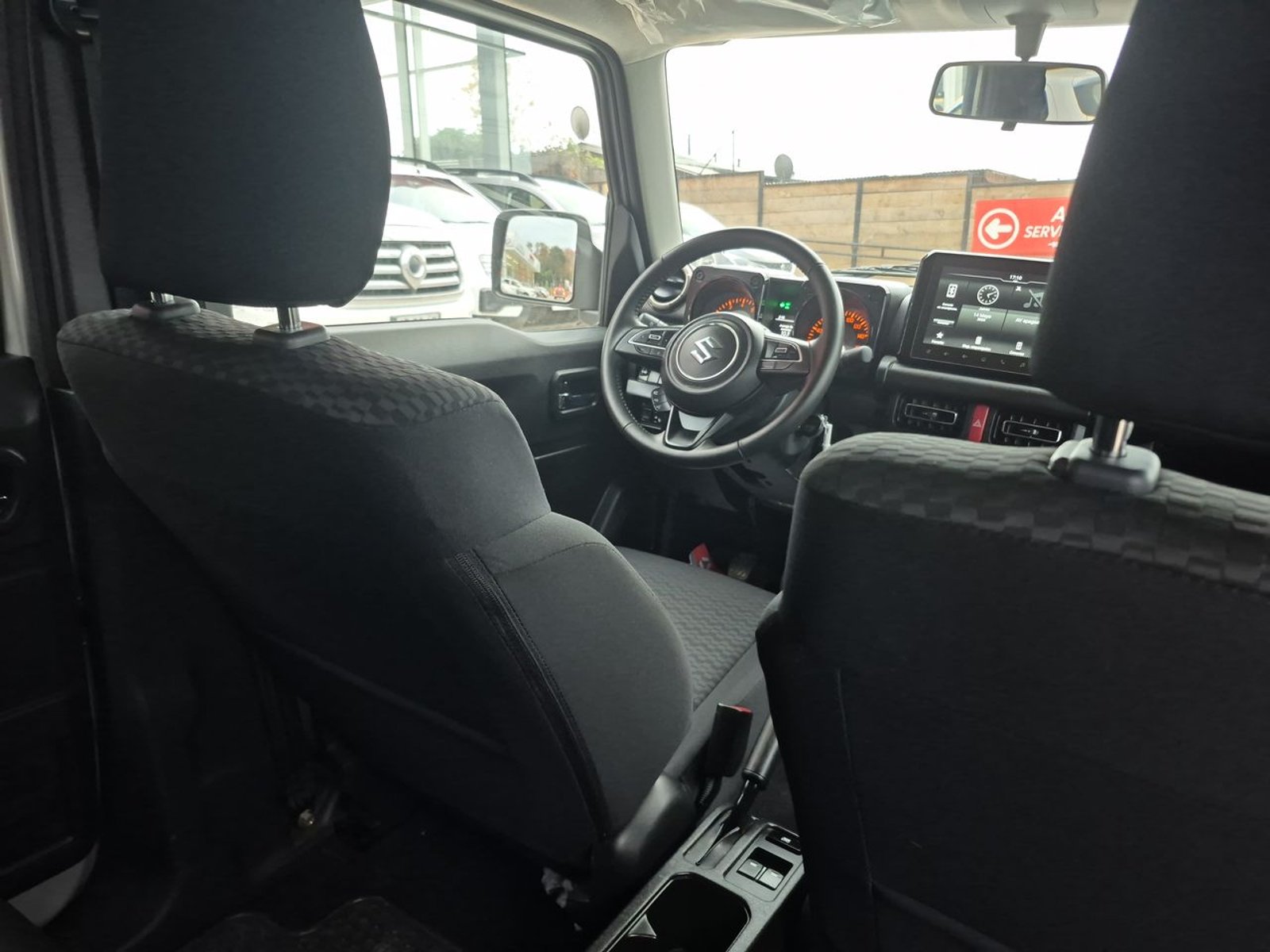 SUZUKI JIMNY 2025 - Imagen 12 de 15