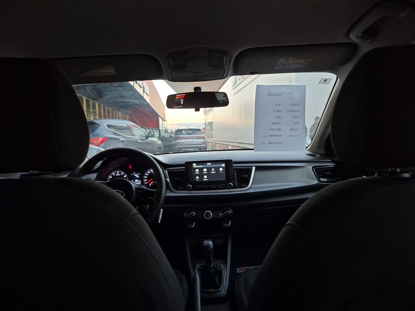 Kia RIO 4 2109 - Imagen 13 de 15