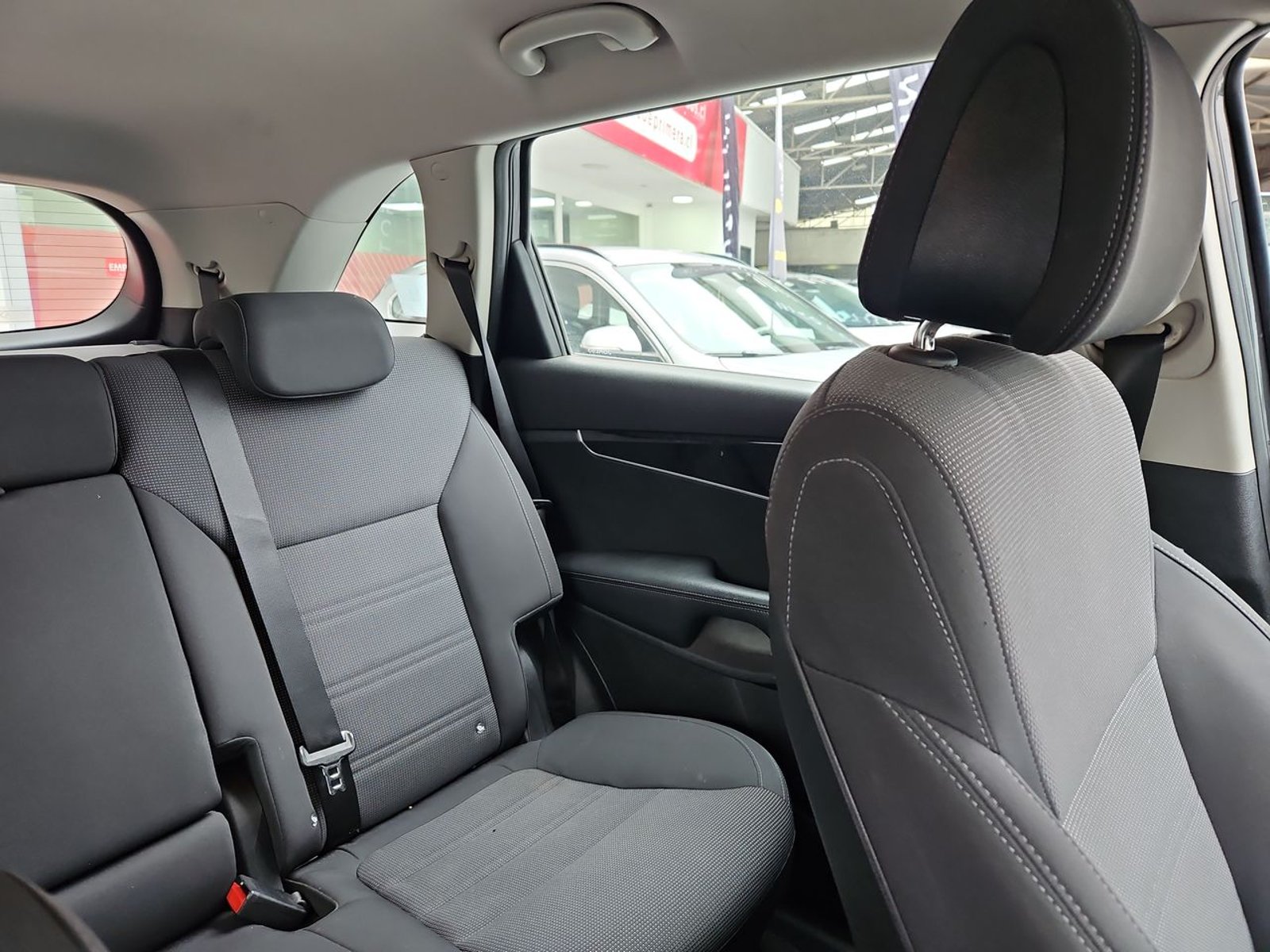 KIA SORENTO 2017 - Imagen 13 de 15