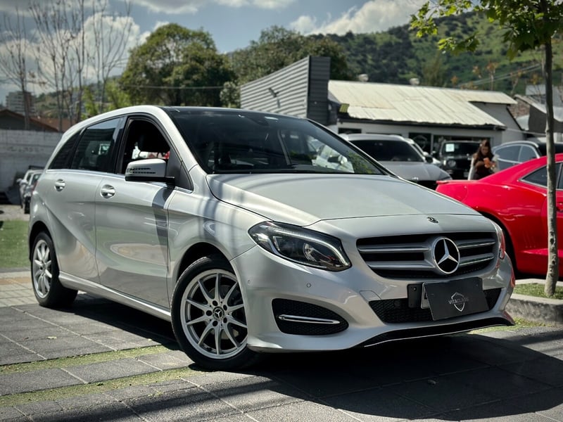 Mercedes-Benz B200 URBAN 2020 - Imagen 3 de 10