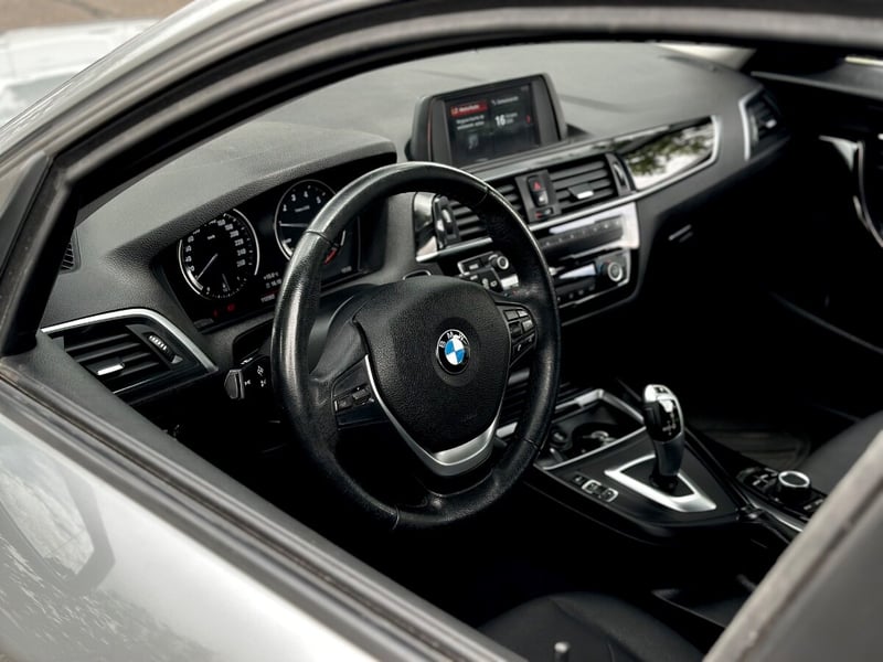 BMW 118I MILLENNIAL 2019 - Imagen 7 de 10