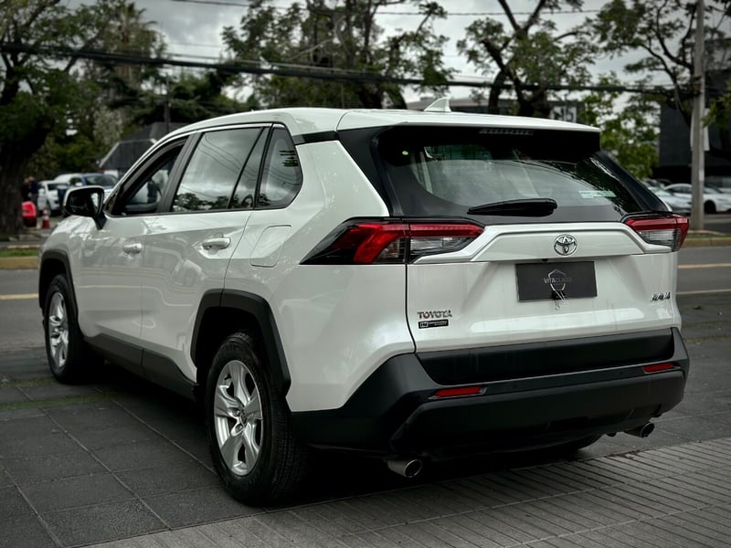 Toyota RAV 4 LE 2022 - Imagen 4 de 10