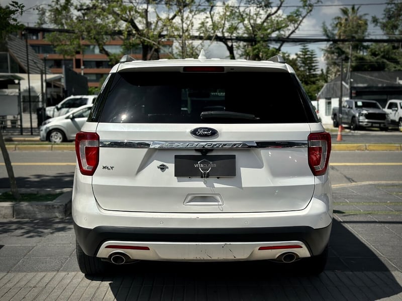 Ford EXPLORER XLT 2018 - Imagen 5 de 10