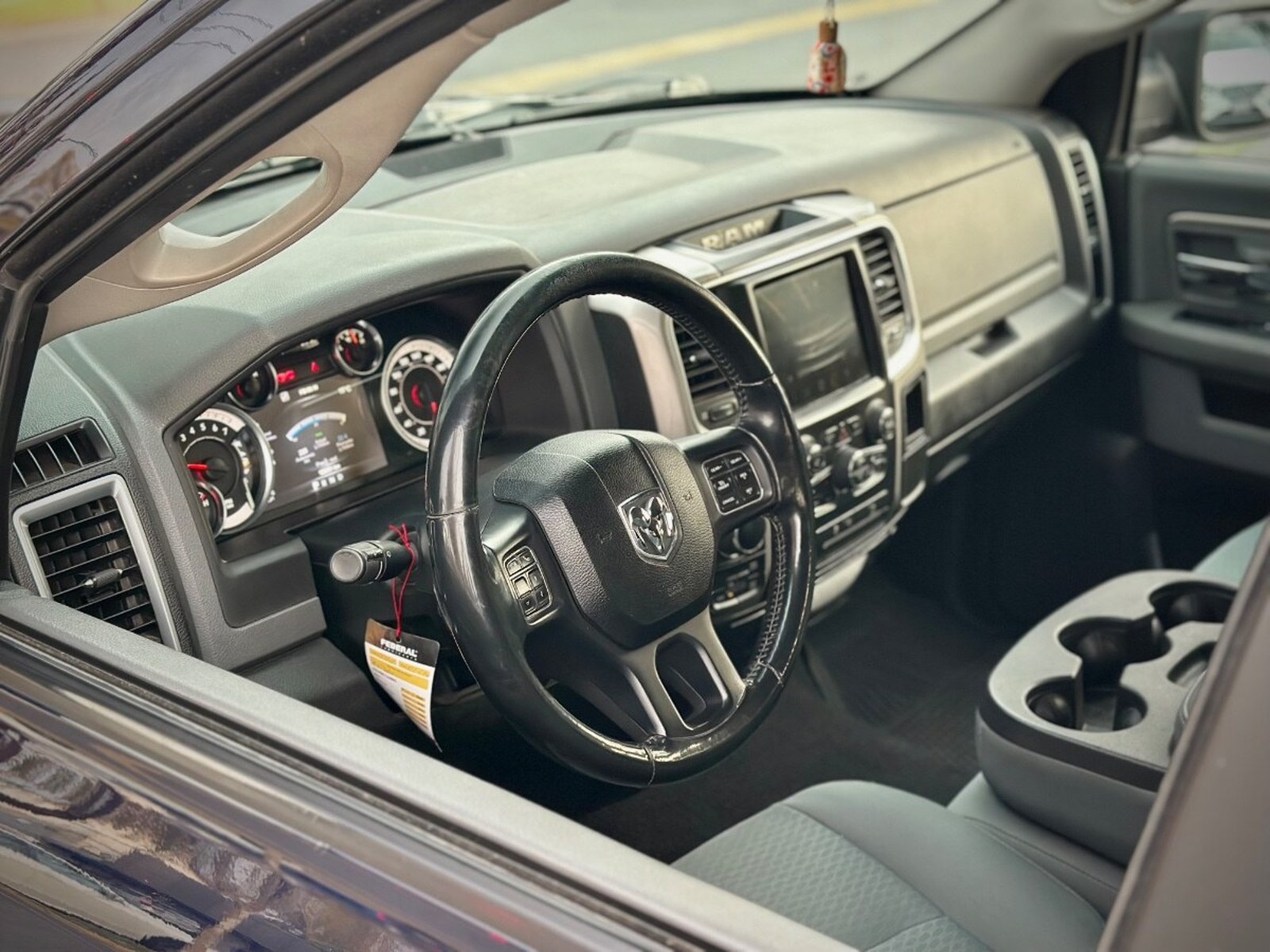 RAM 1500 SLT 2018 - Imagen 6 de 9
