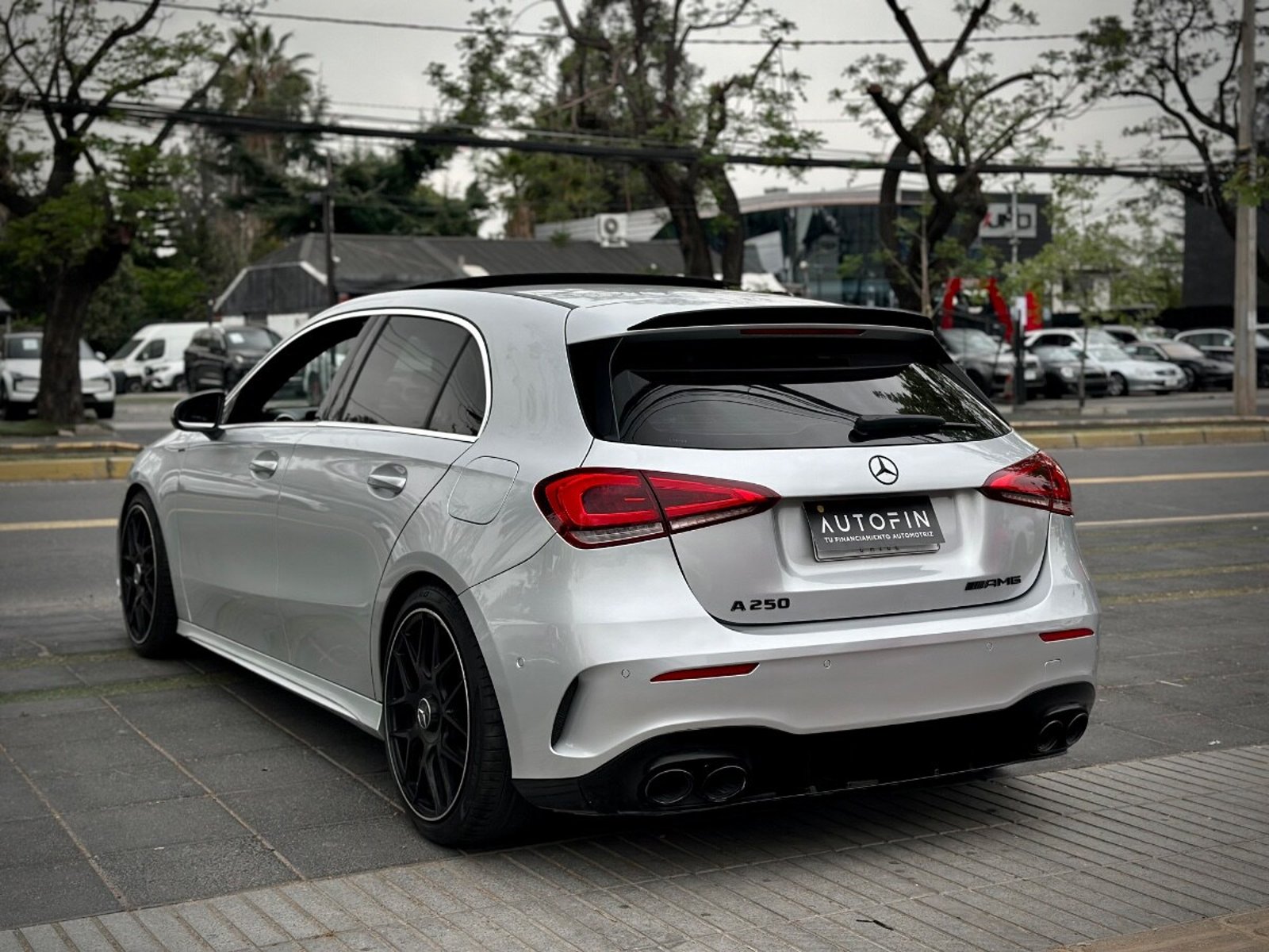 Mercedes-Benz A250 AMG LINE 2.0 2020 - Foto 4 de 10