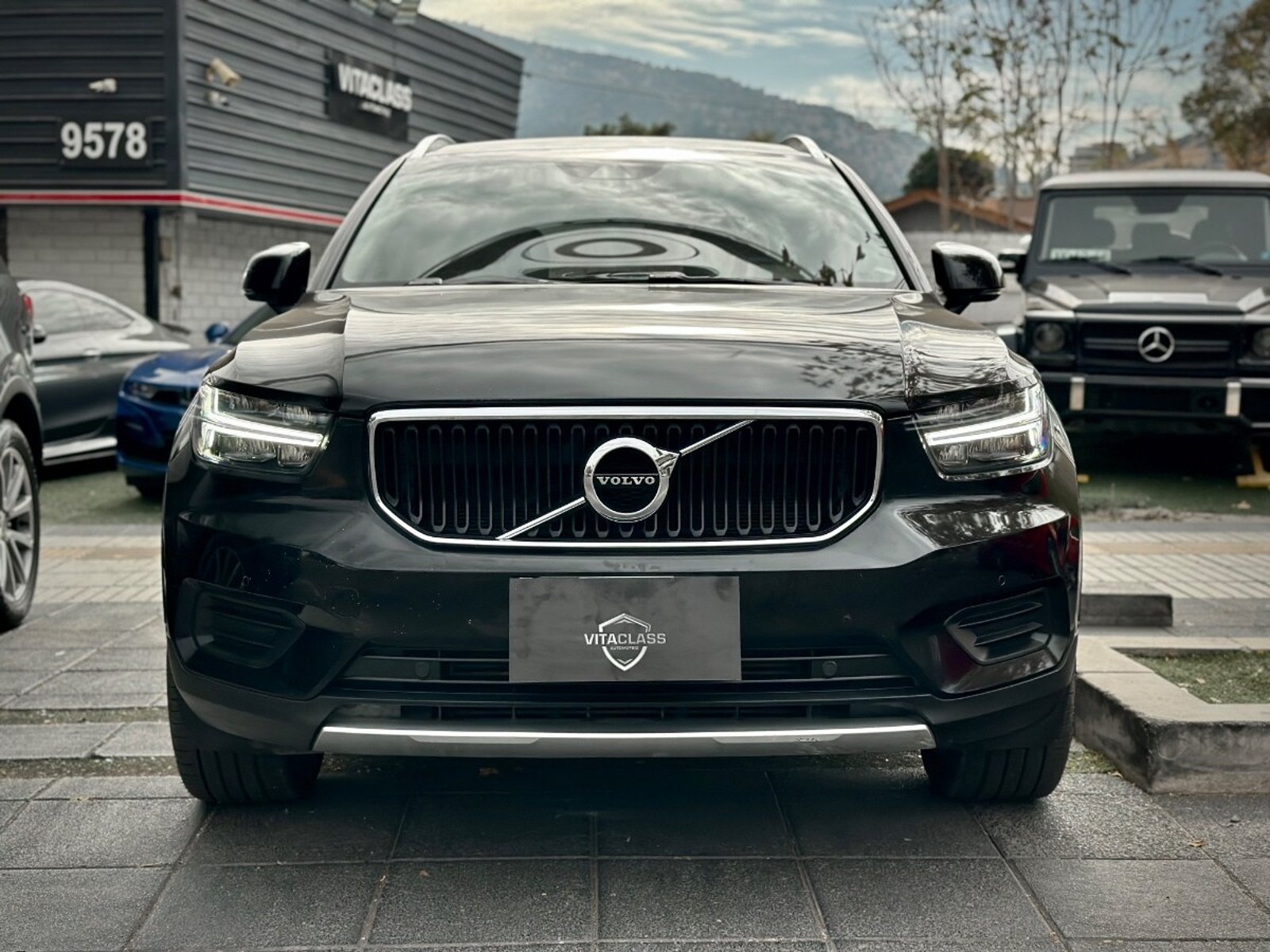 Volvo XC40 T4 PLUS 2022 - Foto 2 de 10