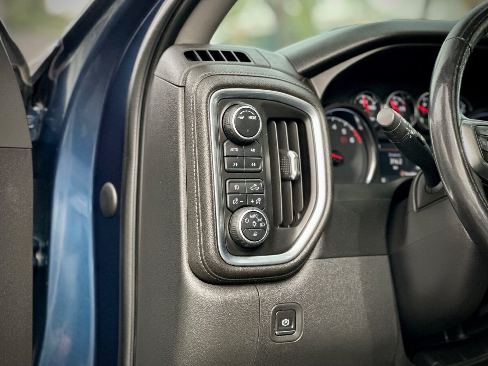 CHEVROLET SILVERADO LT Z71 TRAIL BOSS 2022 - Imagen 8 de 10