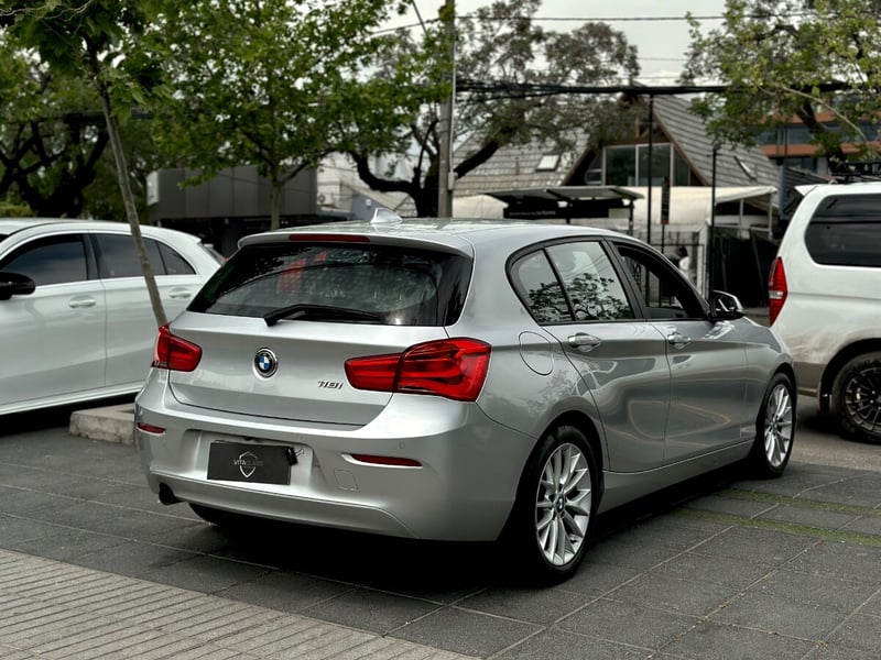 BMW 118I MILLENNIAL 2019 - Imagen 6 de 10