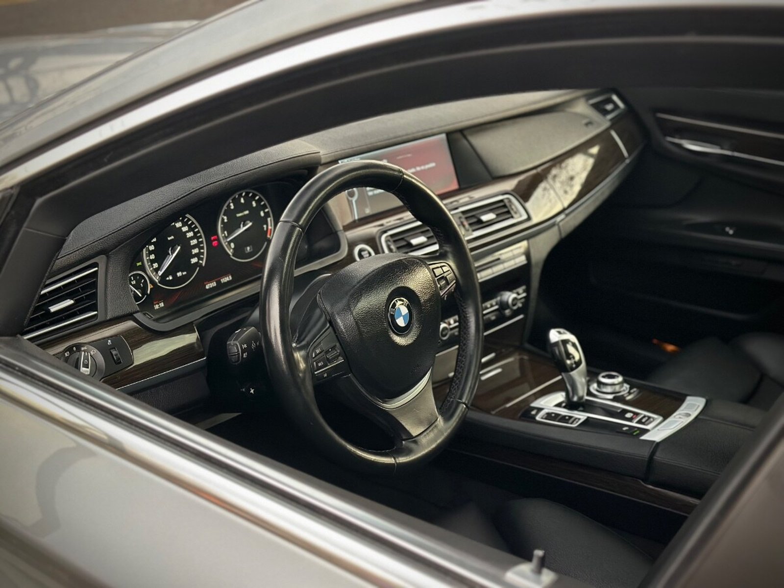 BMW 740 i 2012 - Imagen 8 de 10