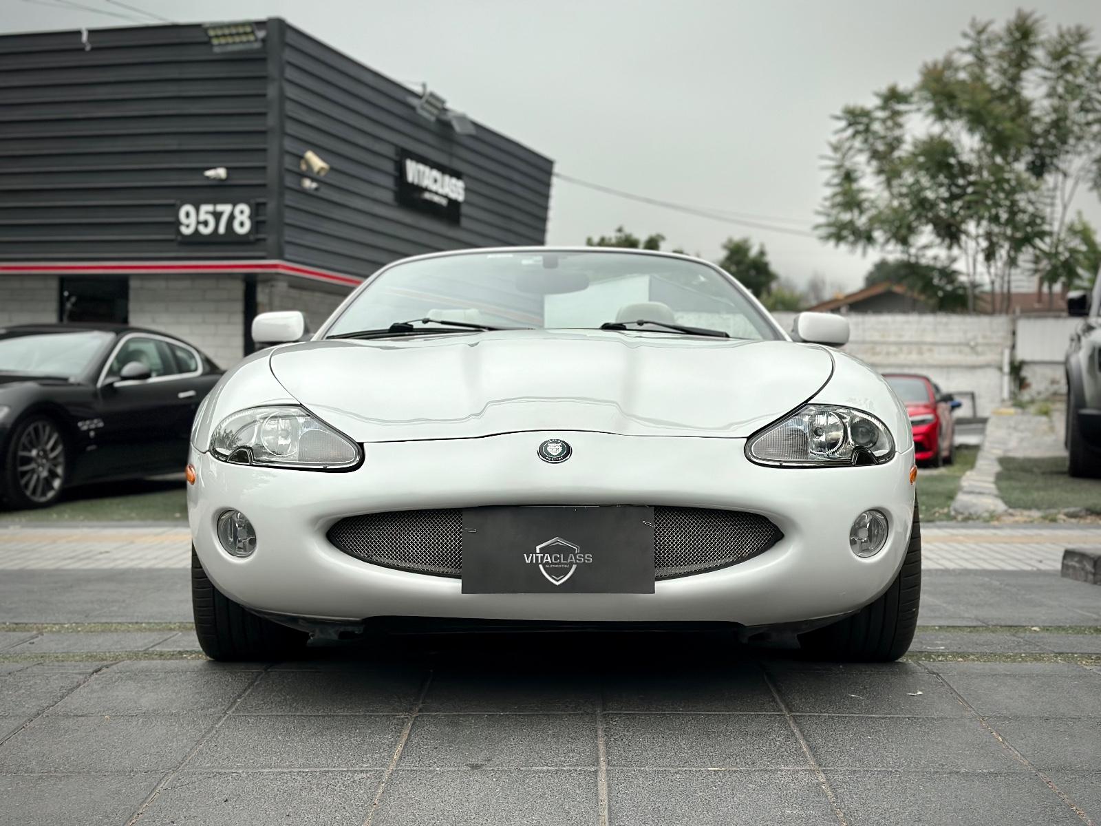 Jaguar XK 8 2002 - Foto 3 de 10