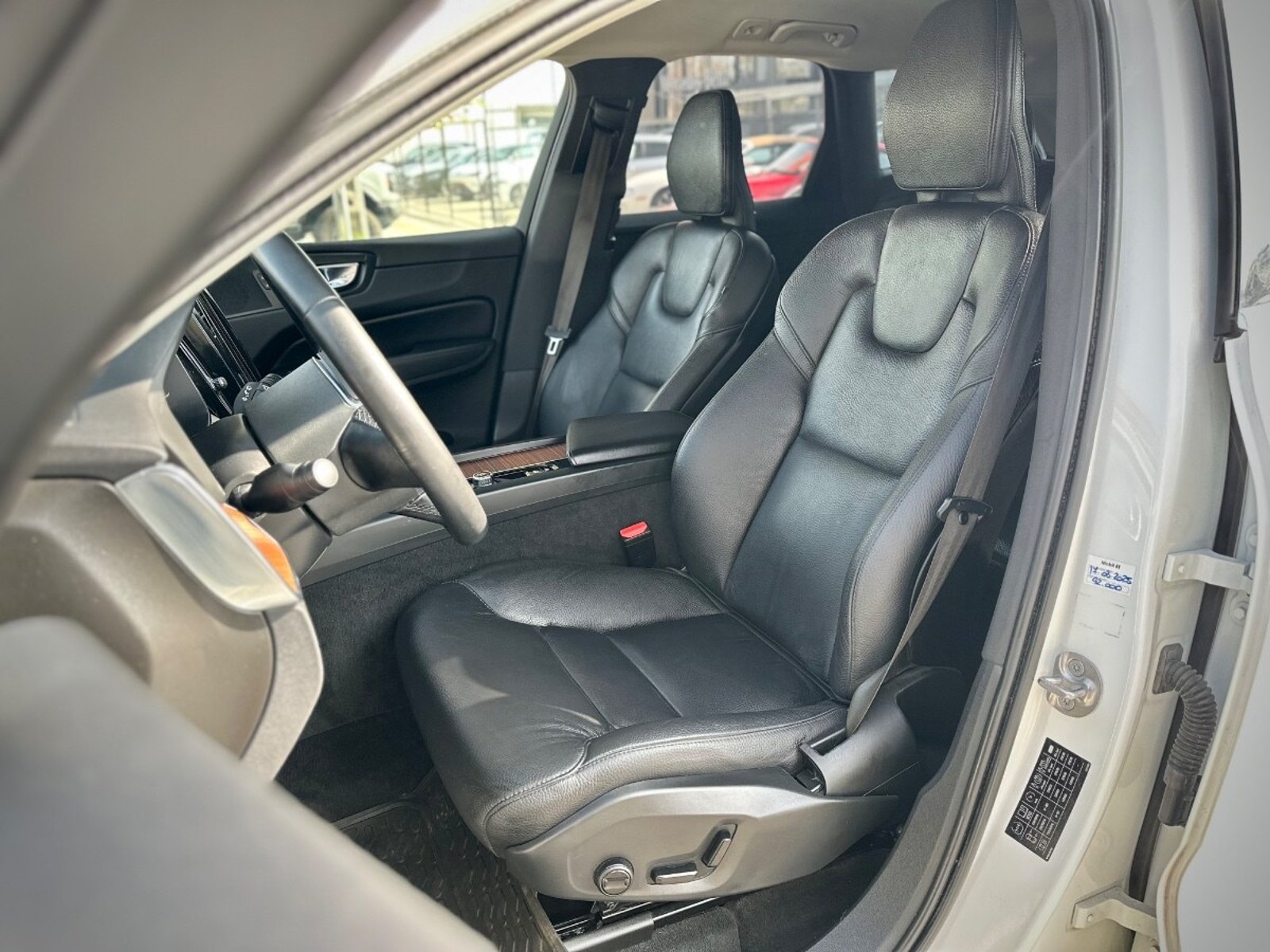 VOLVO XC60 B5 PLUS AWD HIBRIDA 2024 - Imagen 10 de 10