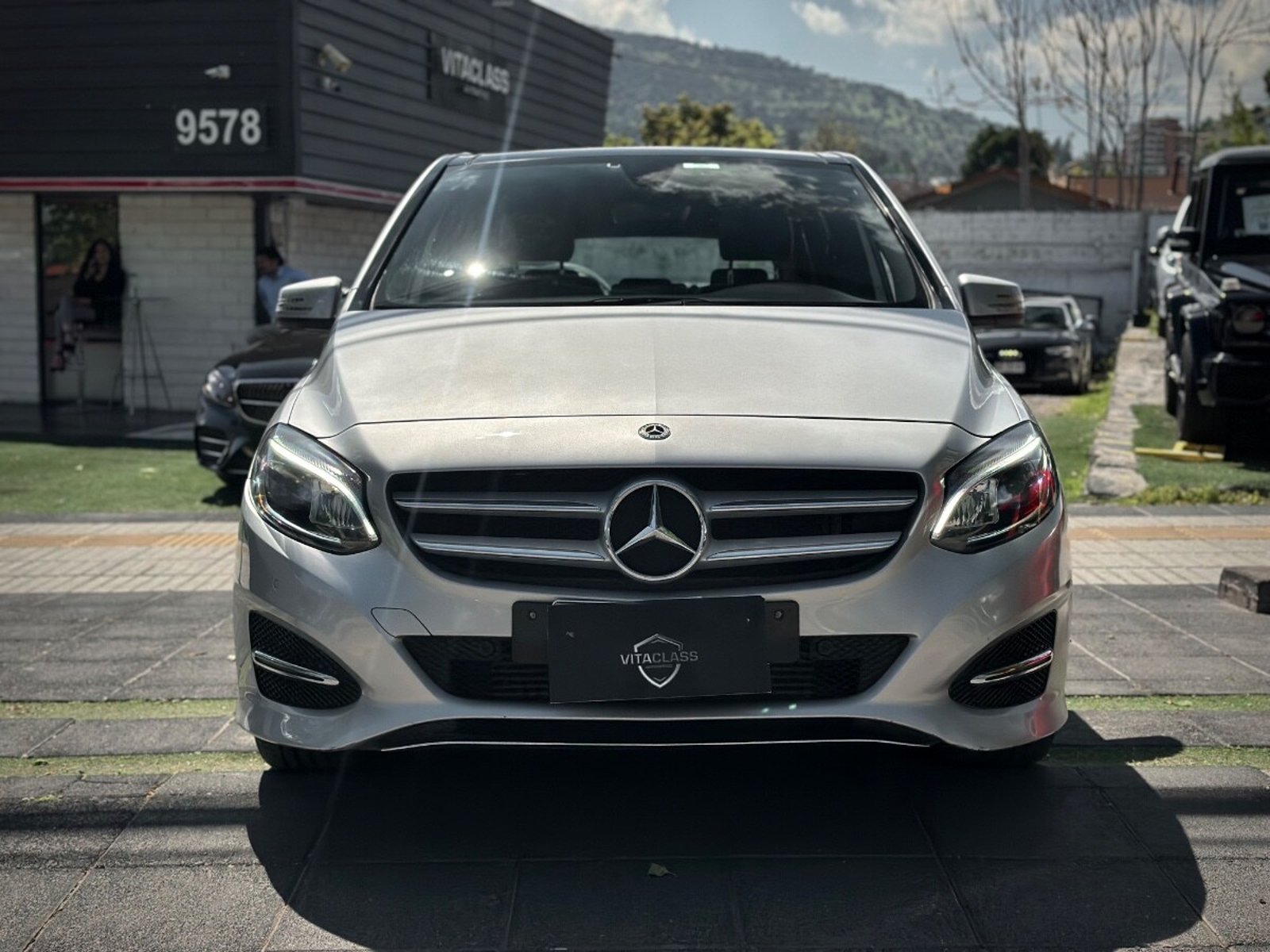 Mercedes-Benz B200 URBAN 2020 - Foto 2 de 10