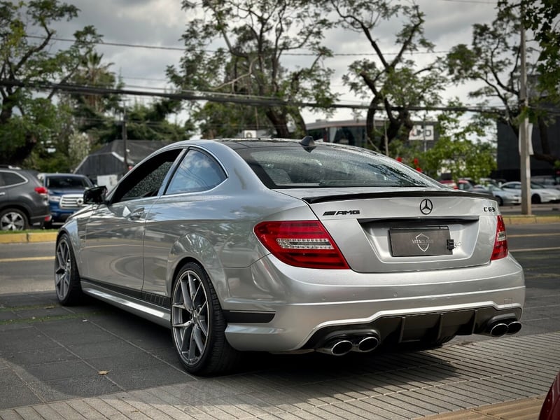 Mercedes-Benz C63 AMG 2012 - Imagen 4 de 10