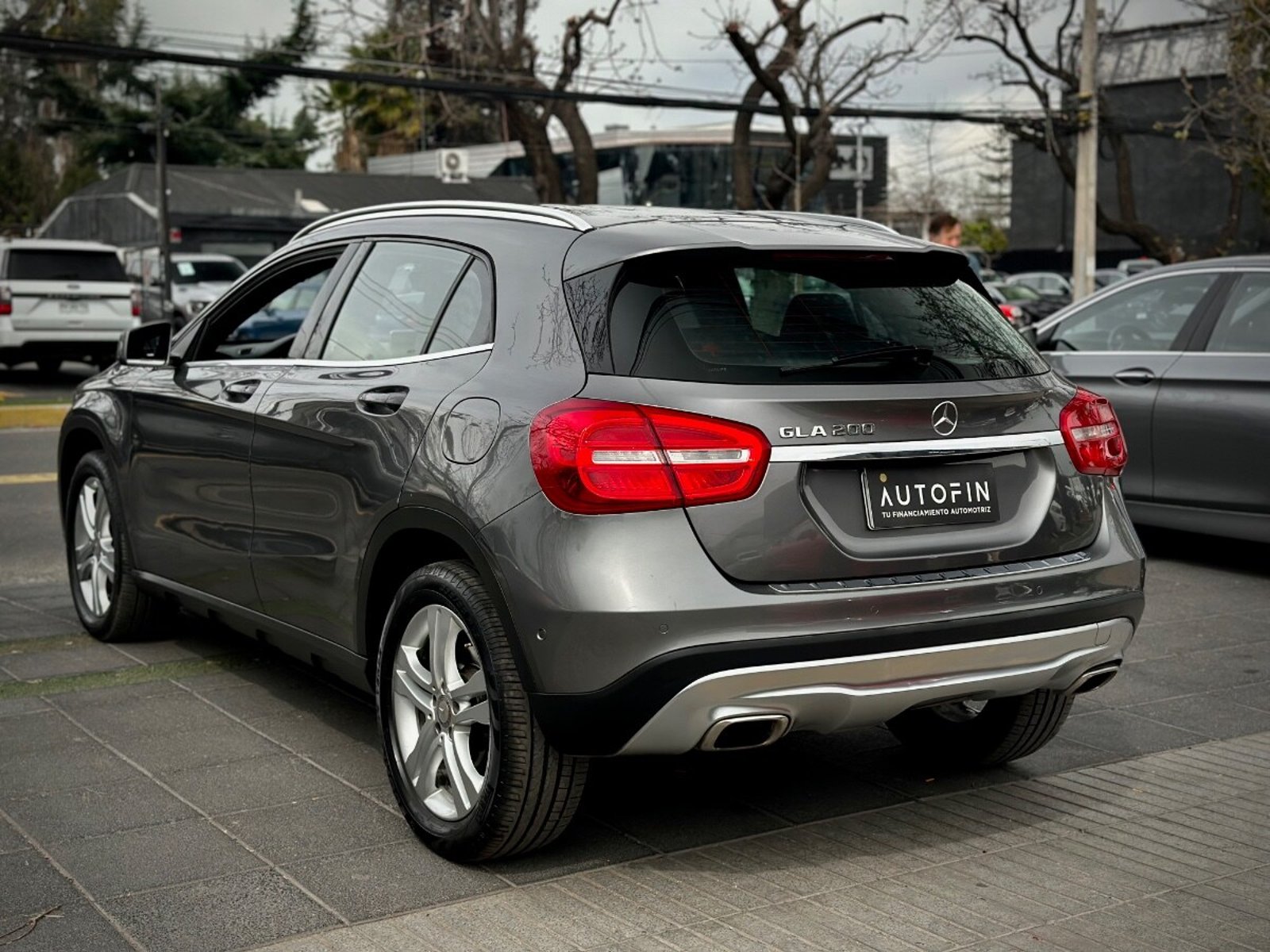 Mercedes-Benz GLA 200 URBAN 2017 - Foto 4 de 10