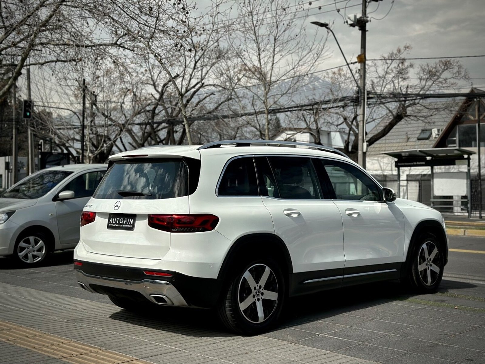 Mercedes-Benz GLB 200 1.3 4x2 AT 5P 2023 - Imagen 6 de 10