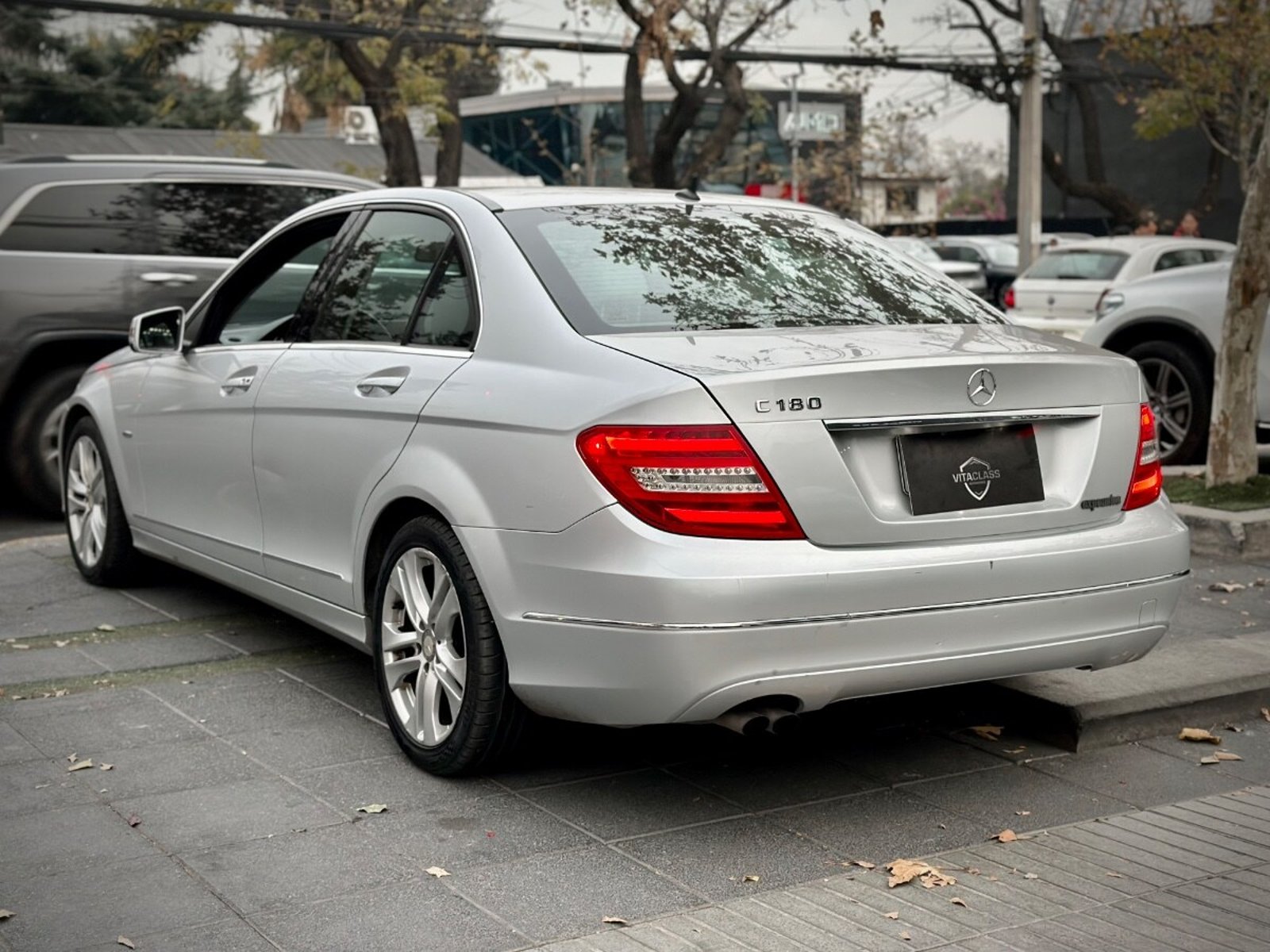 Mercedes-Benz C180 AVANTGARD BLUE EFFICINECY 2013 - Foto 4 de 10